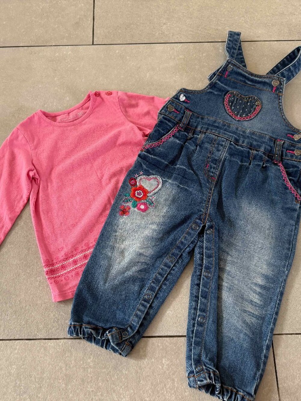 Souris Mini 24months girl outfit overall and t-shirt